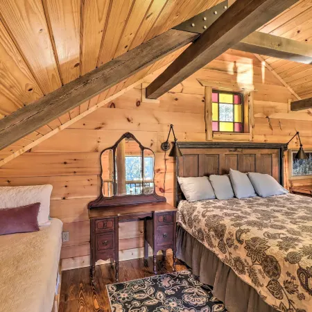 Mountain View Hideaway w/ Outdoor Fireplace!