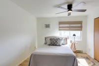 Pet-Friendly Oak Harbor Condo Walk to Lake! - Pet friendly