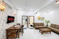 love den 2 Hotels in 