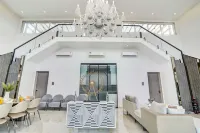 ELIVAAS Meraki Luxe 6BHK Glass Villa - 4 stelle