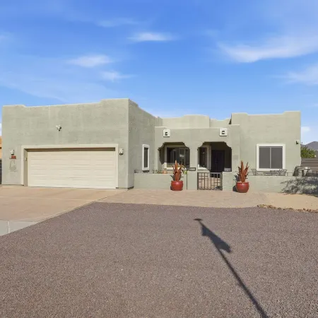 Alanamari Desert Estate, Pool, Spa, Casita 4 Bedroom Home