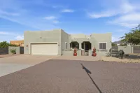 Alanamari Desert Estate, Pool, Spa, Casita 4 Bedroom Home - balcony