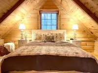 Secluded Shipshewana Log Cabin In the Woods