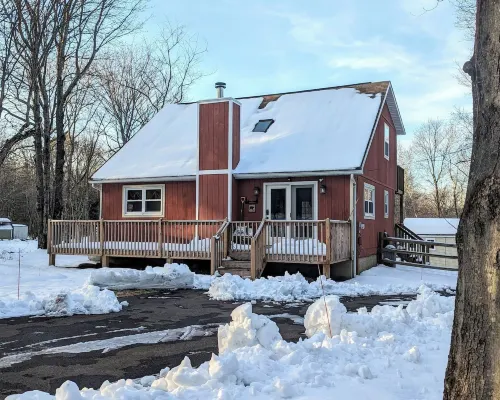 Hidden Bear by AvantStay Hotels in Penn Forest Township