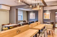 Premier Inn London Gatwick Airport South - breakfast