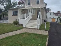 Family-Friendly 3-Bedroom/2.5-Bath House Near NYC and Fifa MetLife Stadium Hotels in Teaneck