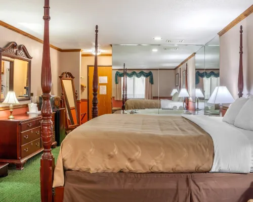 Quality Inn & Suites Hotels in Crawford County