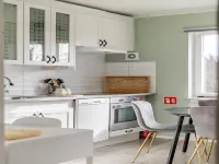 Charming 2-Bedroom Apartment in Rejmyre with Garden View Hoteles en 