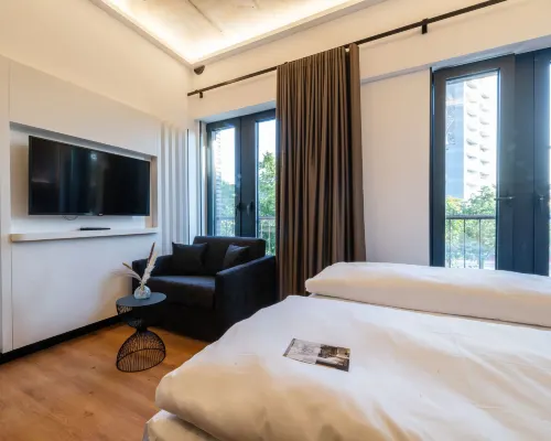 Hotel am Beatles-Platz Hotels near St. Pauli