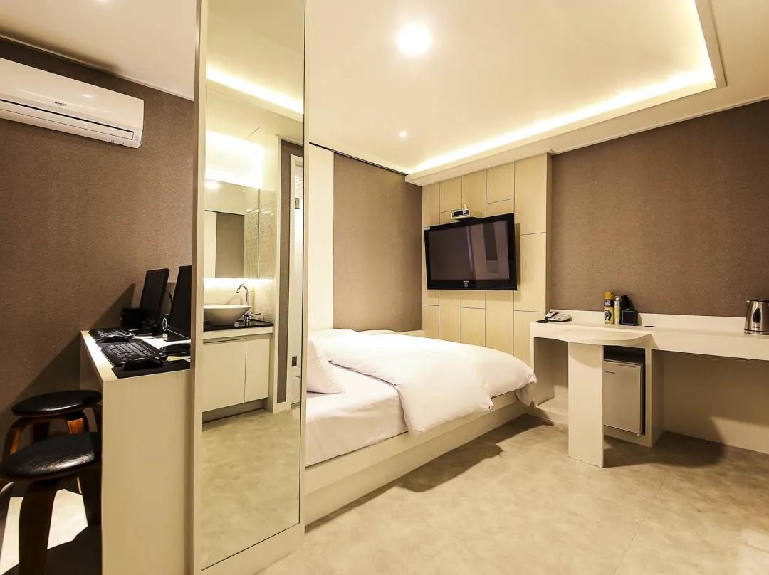 Myeonmok Choi Hotel - Guri