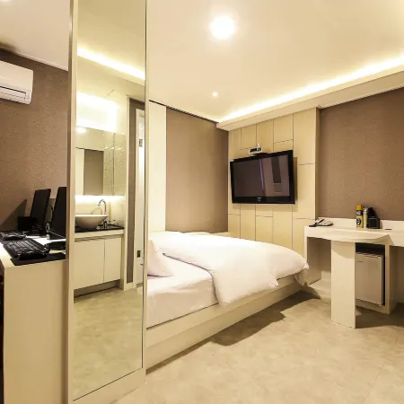 Myeonmok Choi Hotel Отели рядом с достопримечательностью «Тондэмун-гу»