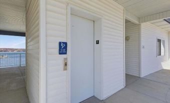 Main Channel Views, Screened Porch, Pool & Boat Slip