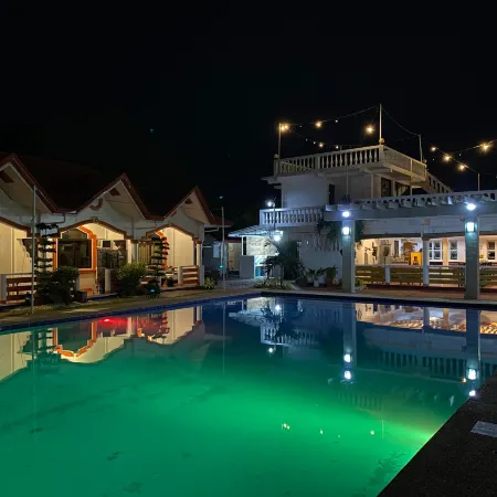Cris Del Mar Resort