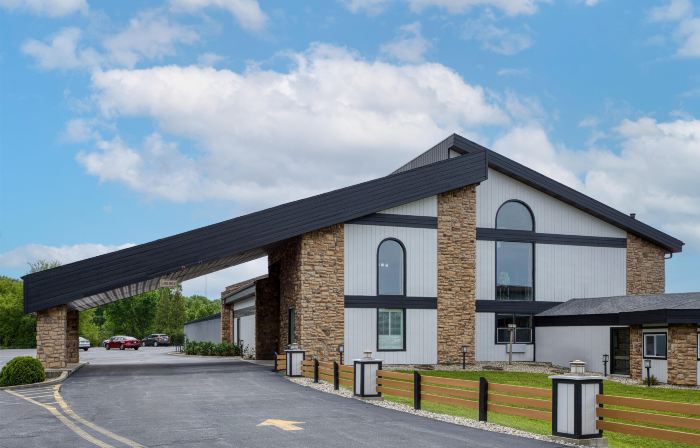 Best Western Indian Oak