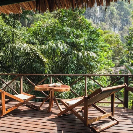 Our Jungle House Hotels in Phanom