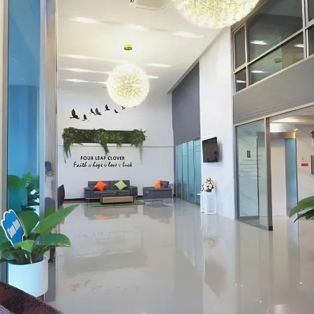 Clover Hotel Hatyai Отели рядом с достопримечательностью «Школа PSU.Wittayanusorn»