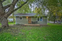 Pet-Friendly Petoskey Area Cabin, Walk to River! - Pet friendly