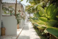 Quma Hotel - parking