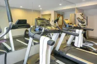 Revolution Hotel - Gym