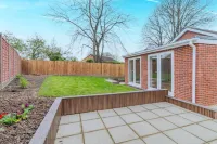 Boutique Bungalow Retreat Near Charnwood - 2-Star