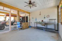 Golf Cart, Bikes, Easy Beach Days! Oak Island - Boutique