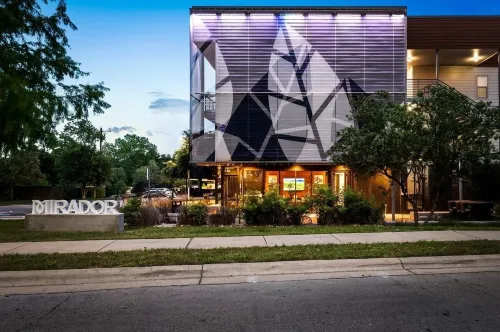 South Austin Condo - Homestays