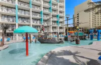 Captain's Quarters Resort - Strand