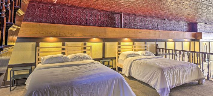 Walk to River: Unique Studio in Renovated Bar! Hotels in Allamakee County