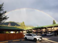 Crystal Springs Lodge - Motels