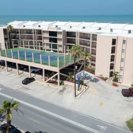 Direct Beachfront Condo-jacuzzi-elevator-spi