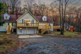 Poconos Waterfront Retreat Kayaks Hot Tub