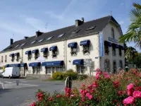 Brit Hotel Essentiel Pontivy Robic - Parkplatz