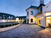 Hotel Restaurant Weinebrugge โรงแรมใกล้ศาลาว่าการเมืองหลังเก่า