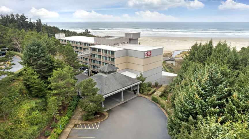 Best Western Plus Agate Beach Inn