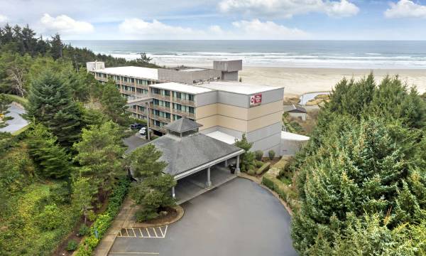 Best Western Plus Agate Beach Inn