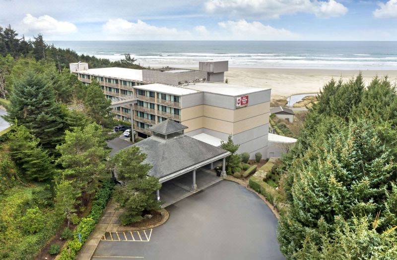 Best Western Plus Agate Beach Inn