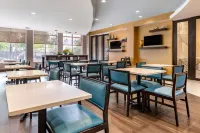Comfort Suites Fort Lauderdale Airport South & Cruise Port - Frühstück