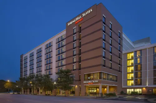 SpringHill Suites Louisville Downtown - Breakfast