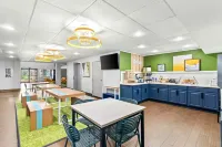 Spark by Hilton Round Rock - parking