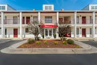 Red Roof Inn & Suites Wilson - parking
