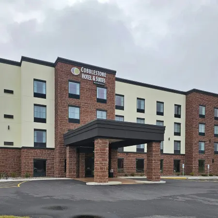 Cobblestone Hotel & Suites - Bay Minette