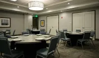 Hilton Garden Inn Louisville Mall of St. Matthews - breakfast