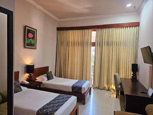 One Six Eight OX Hotel & Restaurant - 2-Star