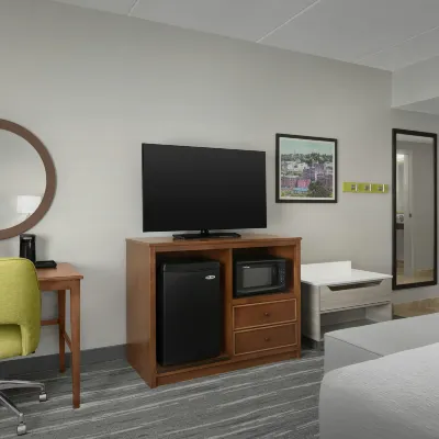 Hampton Inn & Suites Lynchburg Hotels near Putt-Putt Fun Center - Lynchburg, VA