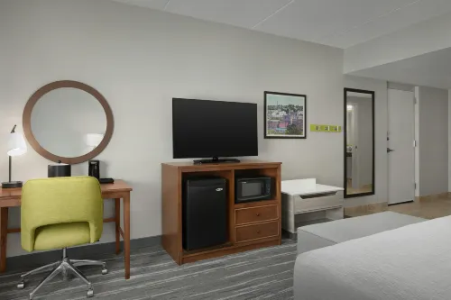 Hampton Inn & Suites Lynchburg - breakfast