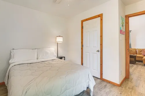 < 1 Mi to Main St: Quiet Home w/ Yard in Stockdale - 2-Star