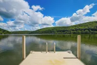 Dainty New Preston Cottage w/ Dock & Lake Views! - Pet friendly