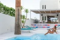 Azure Mare Hotel - Beach
