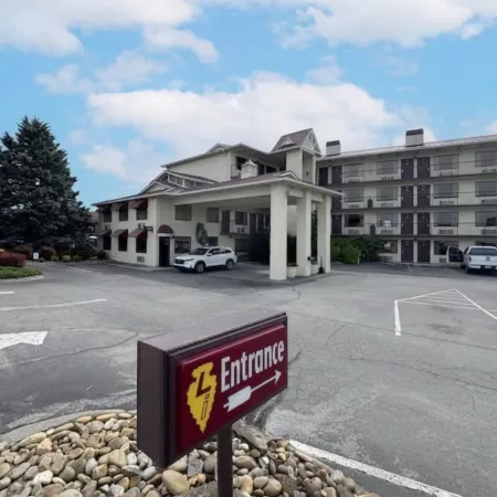Landmark Inn
