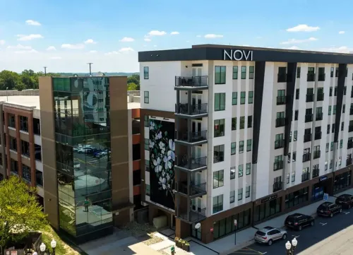Landing Stunning Studio, Courtyard, Gym - 4-Star